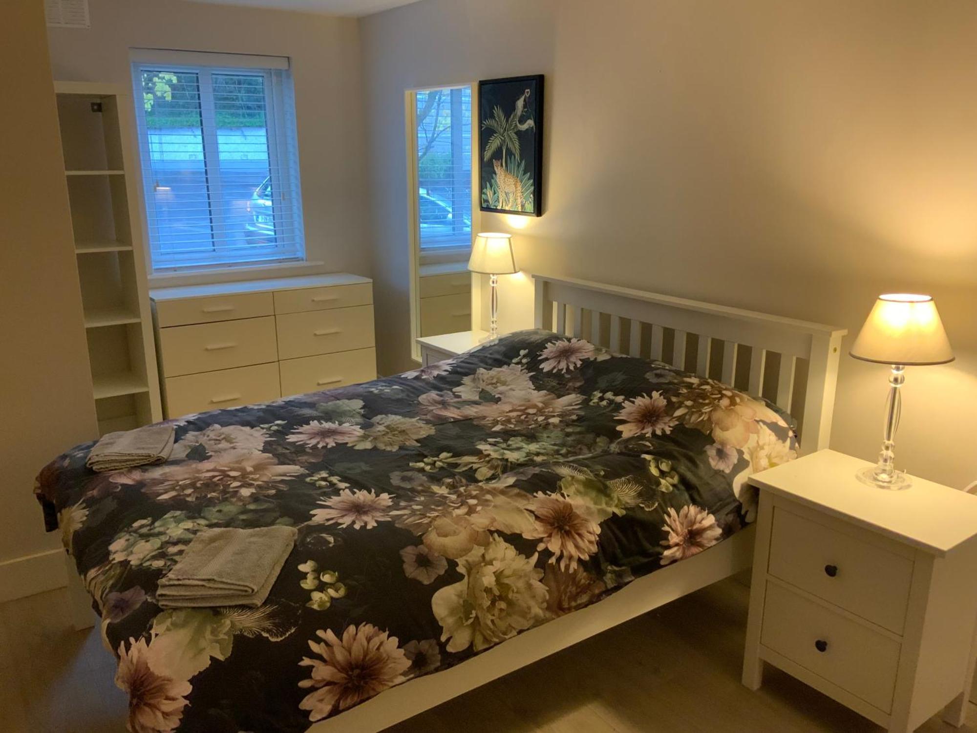 Quite And Cozy 2 Bedroom Apartment Γκάλγουεϊ Εξωτερικό φωτογραφία